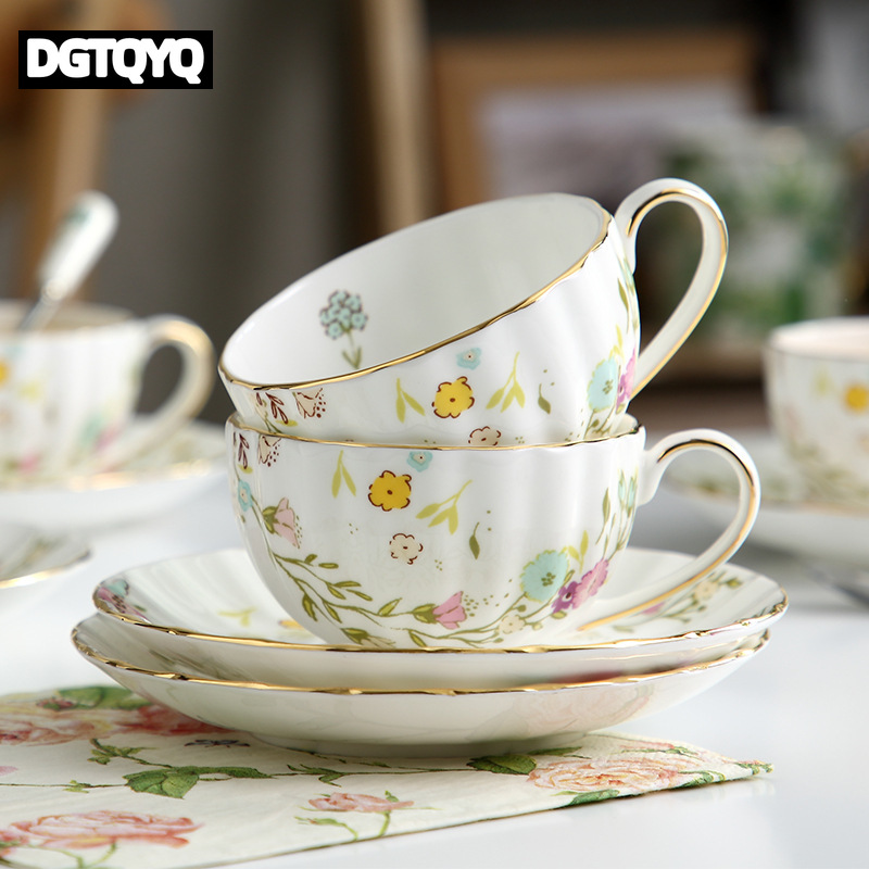 Tea Coffee Pot Set - 2個セット ヴィンテージ風 花柄 セラミックコーヒーカップ＆ソーサー ゴールドリム パンプキンティーカップ