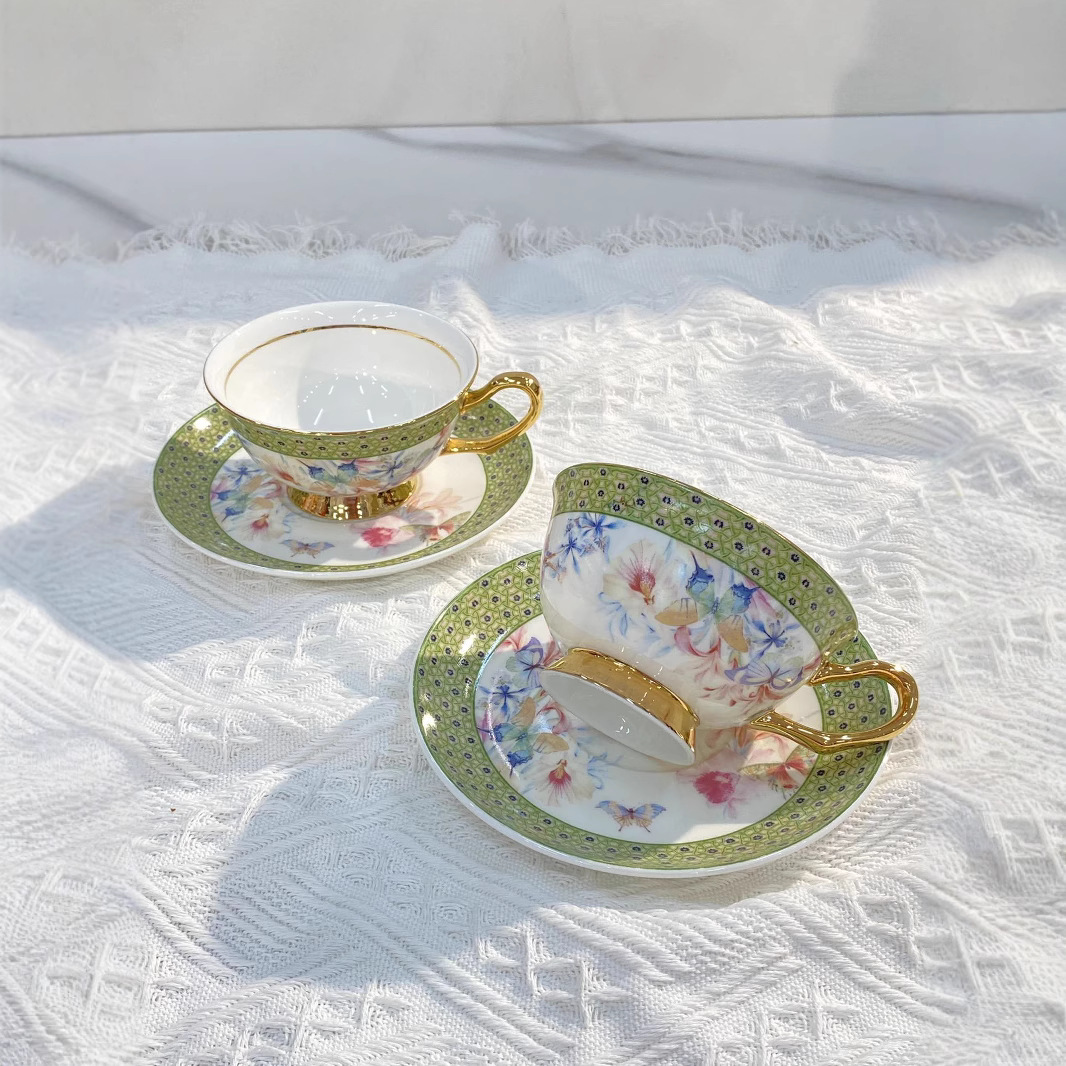 古典的な磁器製カップ＆ソーサー 220ml 金メッキコーヒー - Water Tea And Coffee のレビューと価格