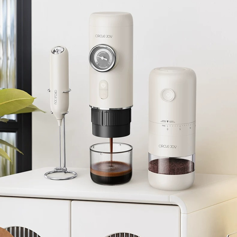ポータブルエスプレッソマシン 20バール圧力 自動コーヒーメ - Coffee & Tea Haus のレビューと価格
